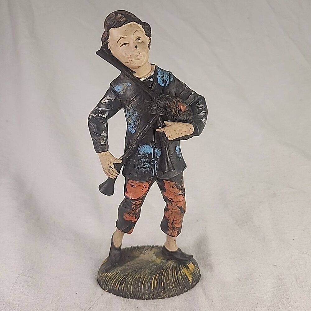Statue Cast Resin Boy Man Soldier ITALY 9" Figurine Bag Piper Highlands Vintage